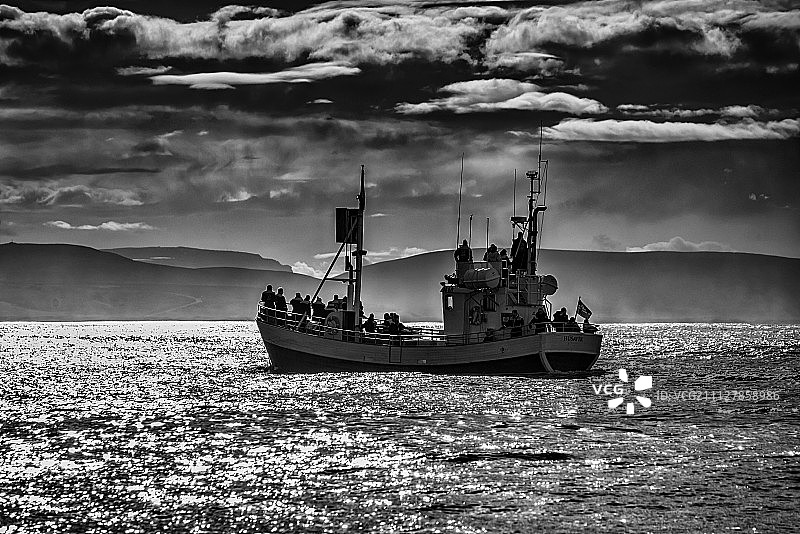 胡萨维克（冰岛）观鲸船图片素材