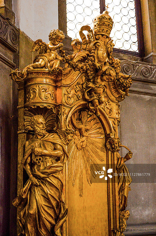 金色圣坛图片素材