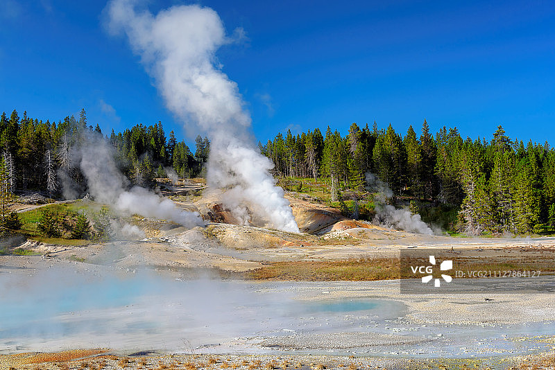 间歇泉谷图片素材