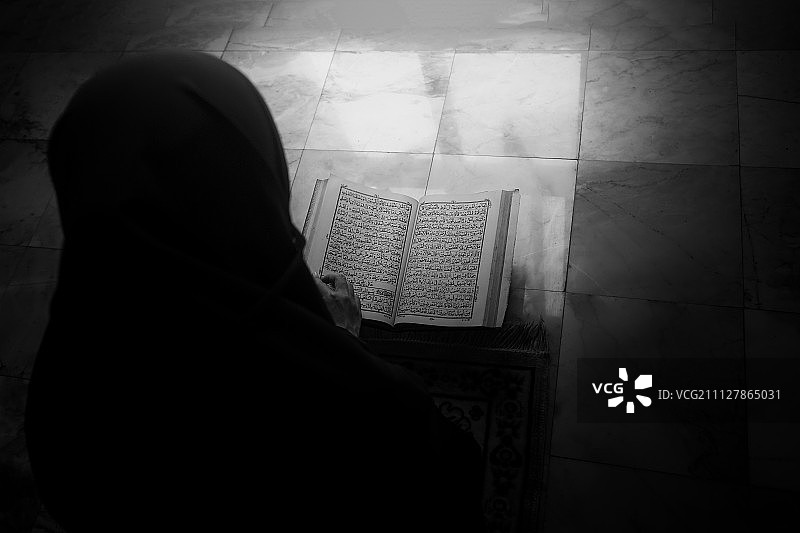 亚洲穆斯林妇女图片素材