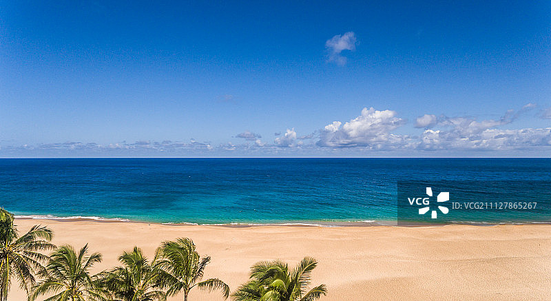 空旷的热带海滩图片素材