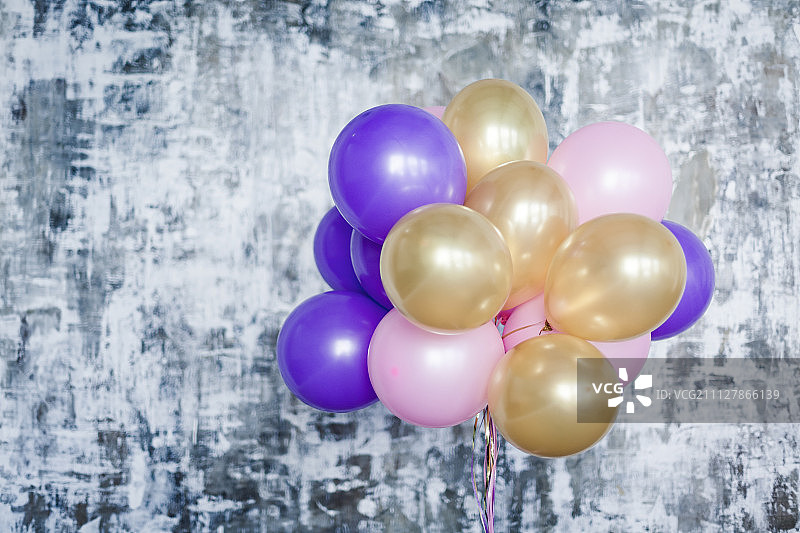 一束明亮的彩色气球图片素材