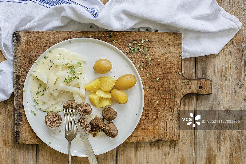 球芽甘蓝土豆肉丸图片素材