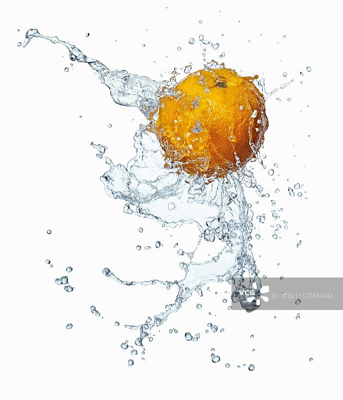 水花飞溅的橙子图片素材