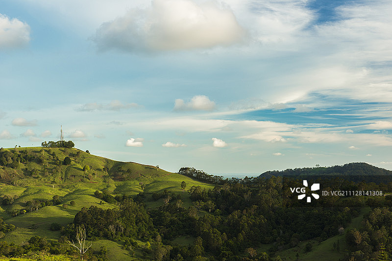 午后阳光下的比尔瓦山图片素材