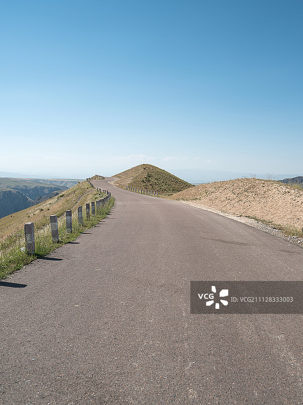 Kalajun grassla,Mountain road图片素材