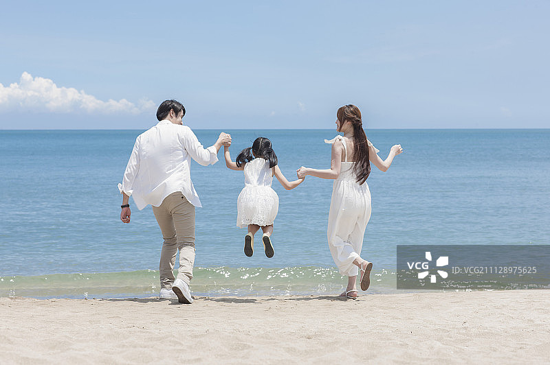 家庭,小家庭,郊游图片素材