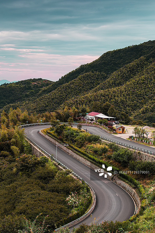 余姚四明山路图片素材