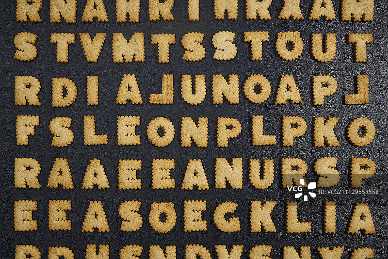 字母饼干的情感世界图片素材