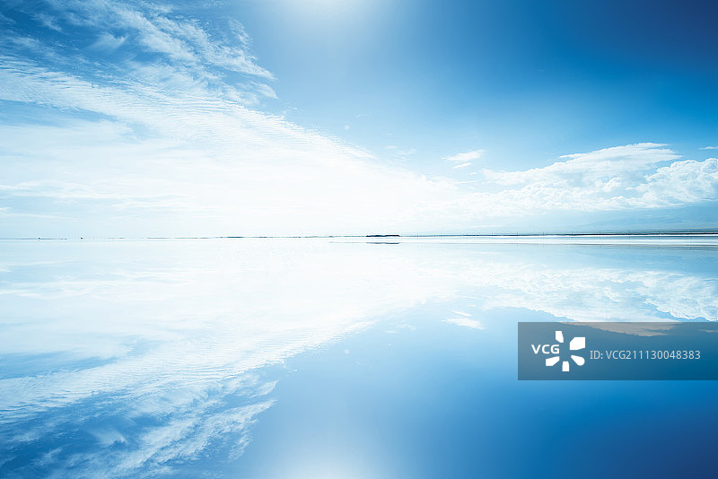 天空镜湖图片素材