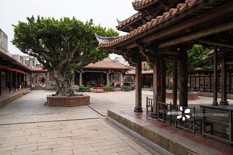 台湾鹿港小镇龙山寺图片素材