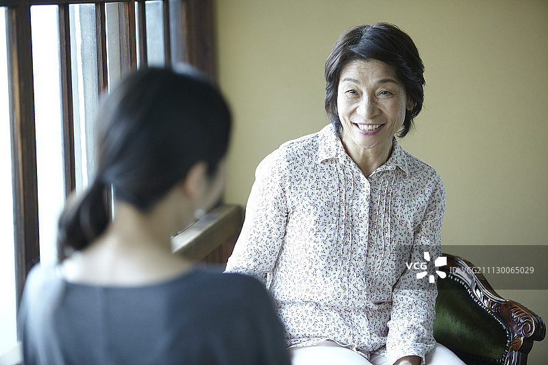 女儿、妈妈，和谐图片素材