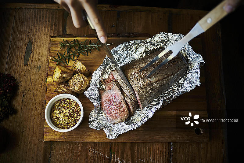 烤牛肉切片图片素材