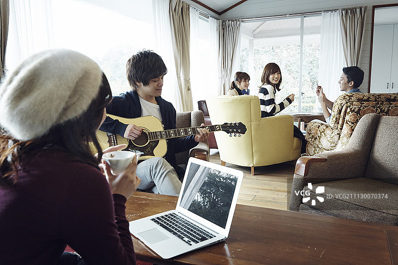 朋友 伙伴 室友图片素材