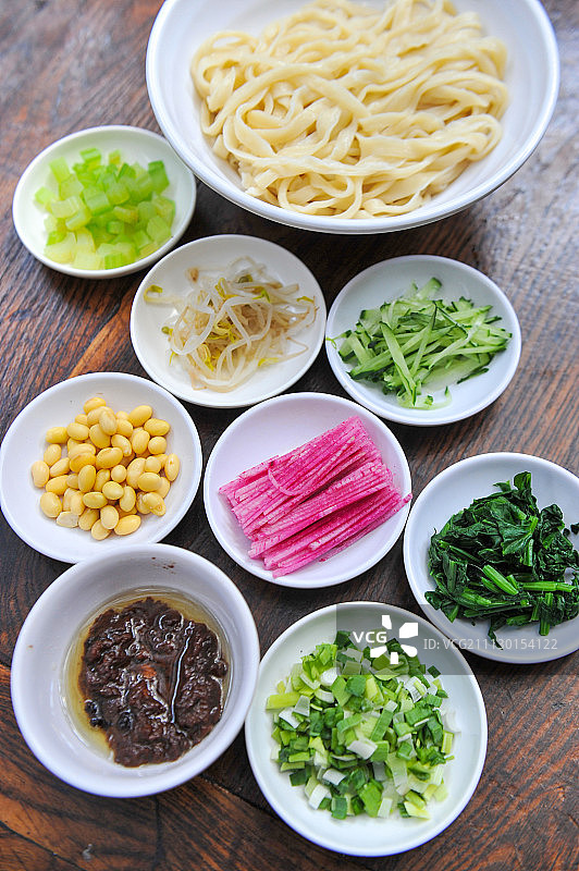 北京炸酱面和菜码图片素材