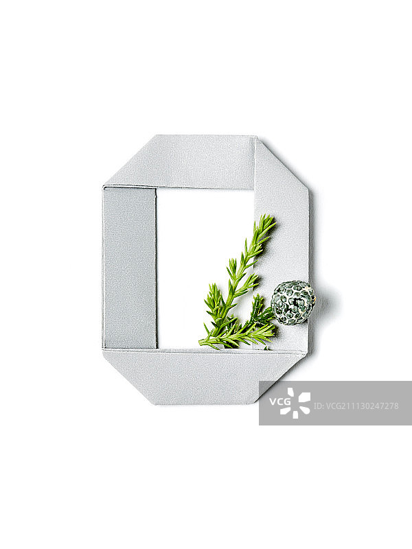 带树叶的纸质数字0图片素材