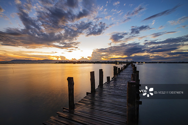 乌本桥日落图片素材