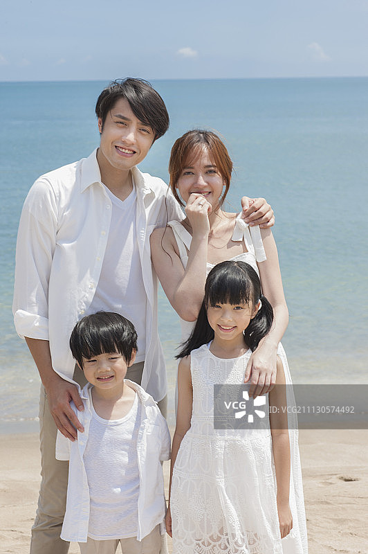 家庭,小家庭,海滩图片素材