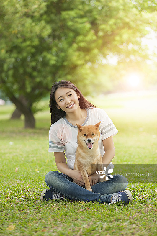 女性,柴犬图片素材