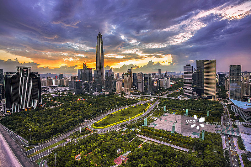 深圳福田CBD台风来临前的壮丽晚霞景观图片素材