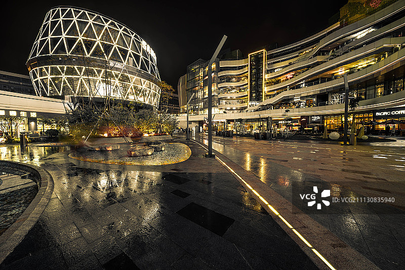 四川省成都市商业中心夜景图片素材