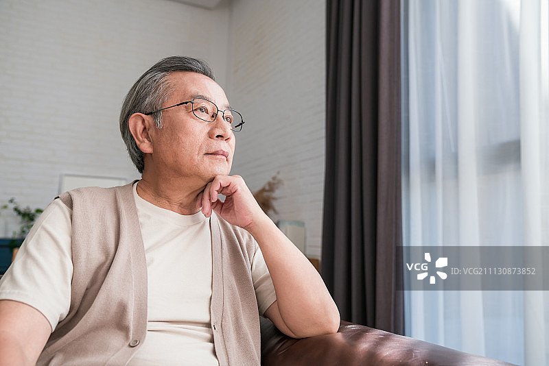 一个老年男人图片素材