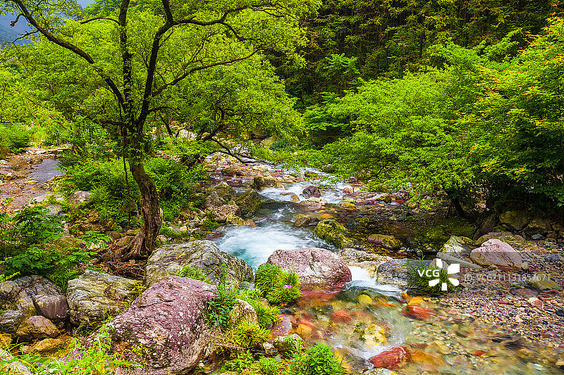 安徽仙寓山溪流与瀑布图片素材