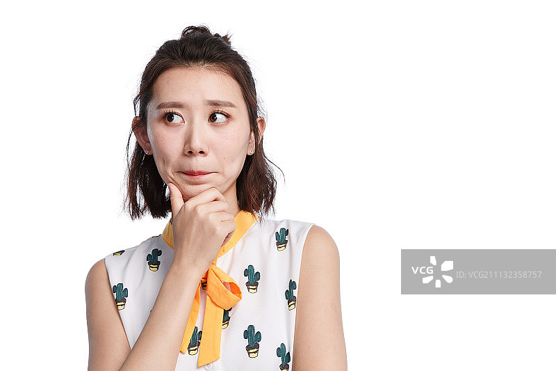 皱着眉头的青年女人图片素材