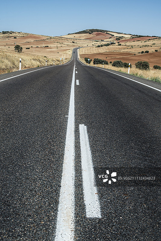 漫长的沥青路图片素材