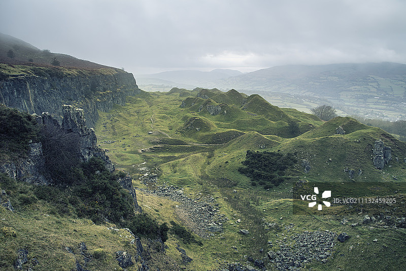 废弃采石场的交叉处理景观图片素材