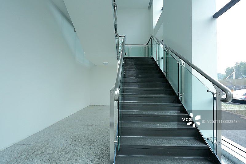 室内钢结构楼梯图片素材