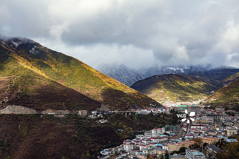 德钦县城图片素材