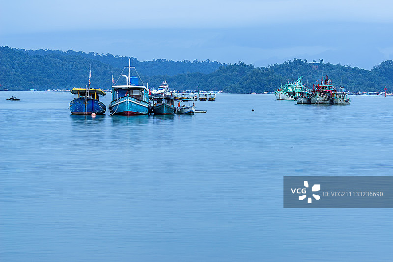 出海捕鱼图片素材