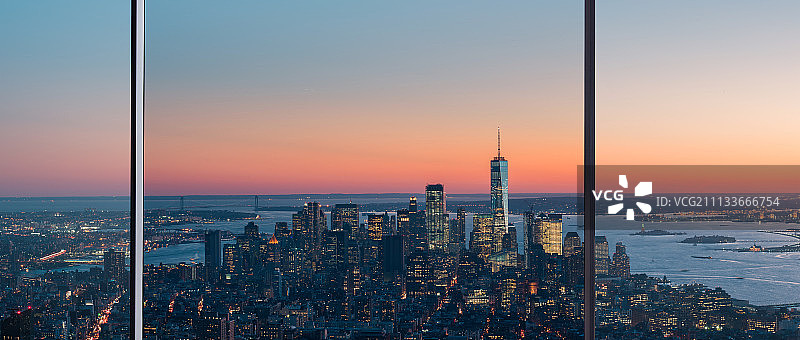 落地窗外的纽约图片素材
