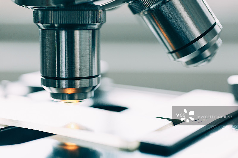 实验室中的显微镜图片素材