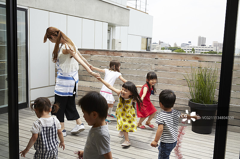 演奏者演奏瞬间图片素材