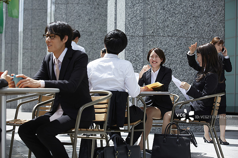 协会成员户外会议图片素材