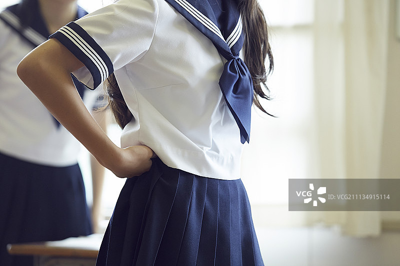 无脸蒙面少女图片素材