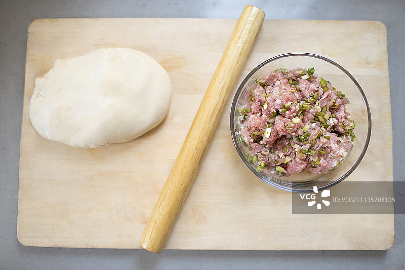 饺子馅和面团图片素材