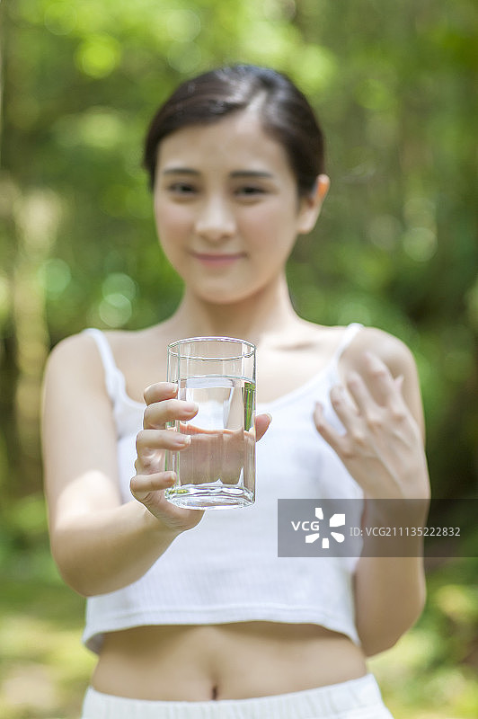 女性,早晨,饮用水图片素材