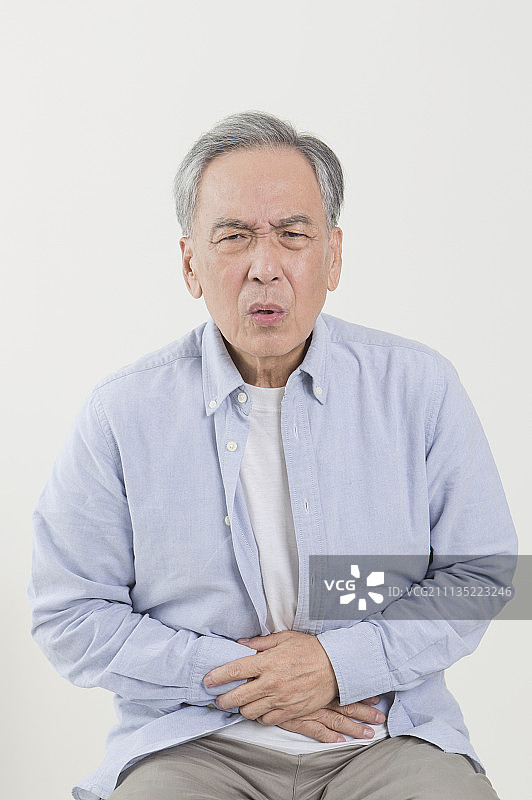 老年男人,肚子痛图片素材