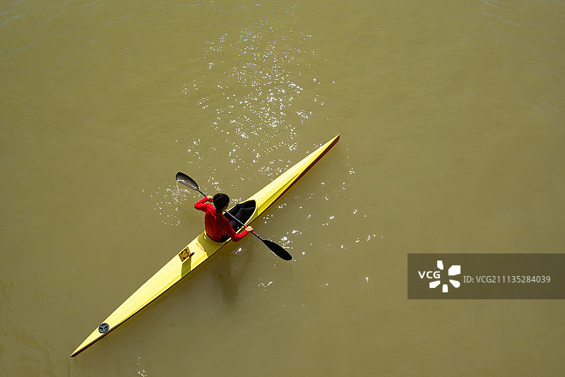 河北省秦皇岛汤河单人单奖划艇比赛图片素材
