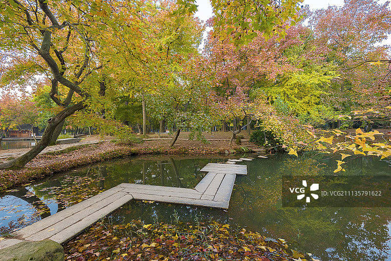 秋天里的苏州天平山风光图片素材