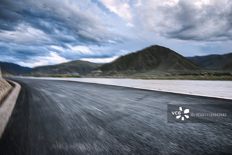 藏区极端地形图片素材