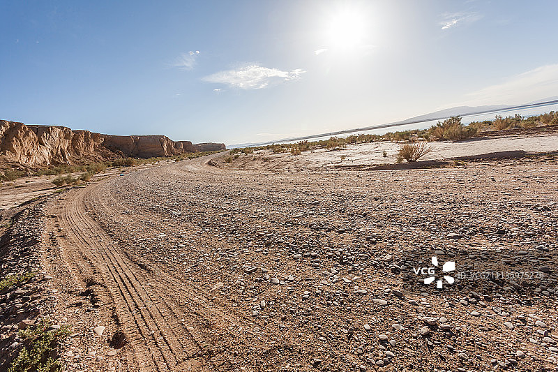 中国西部荒野道路图片素材
