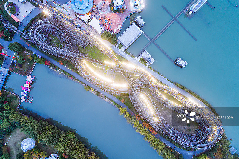 上海欢乐谷过山车图片素材