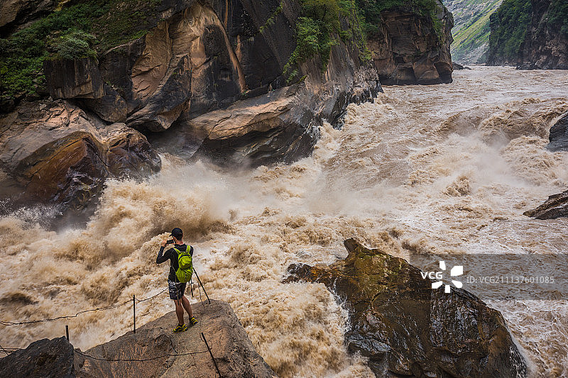 虎跳峡，金沙江大峡谷图片素材
