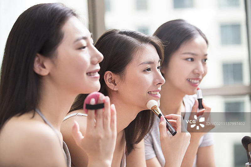 闺蜜仨化妆打扮图片素材