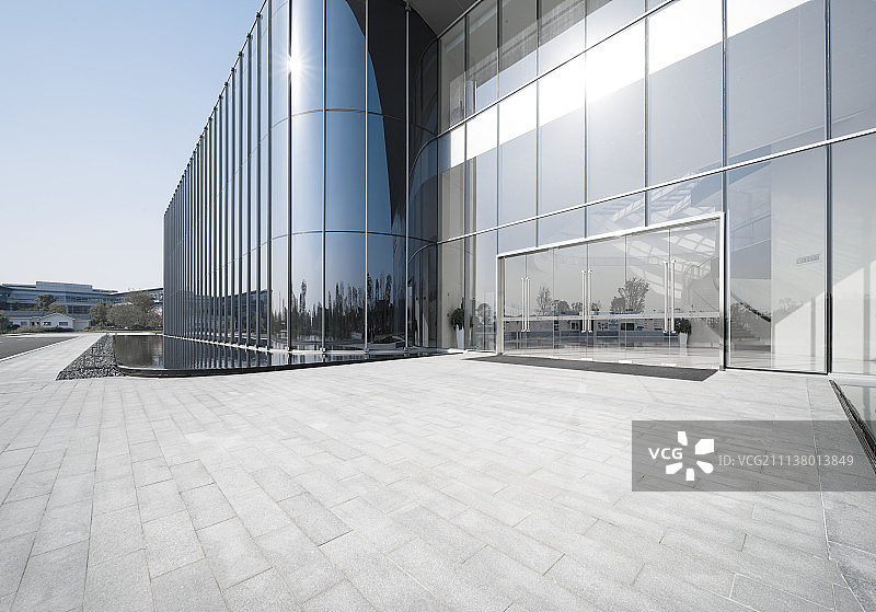 现代城市建筑及空地背景图图片素材