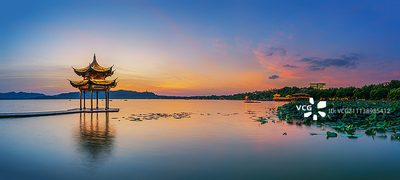 杭州西湖集贤亭的日落图片素材